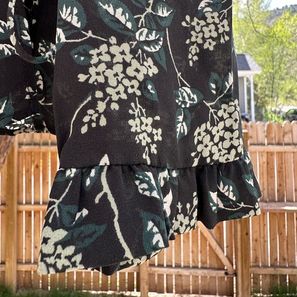 Madewell 100% Silk NWOT Ruffle-Hem Wrap Top in Antique Floral Large - Picture 7 of 16